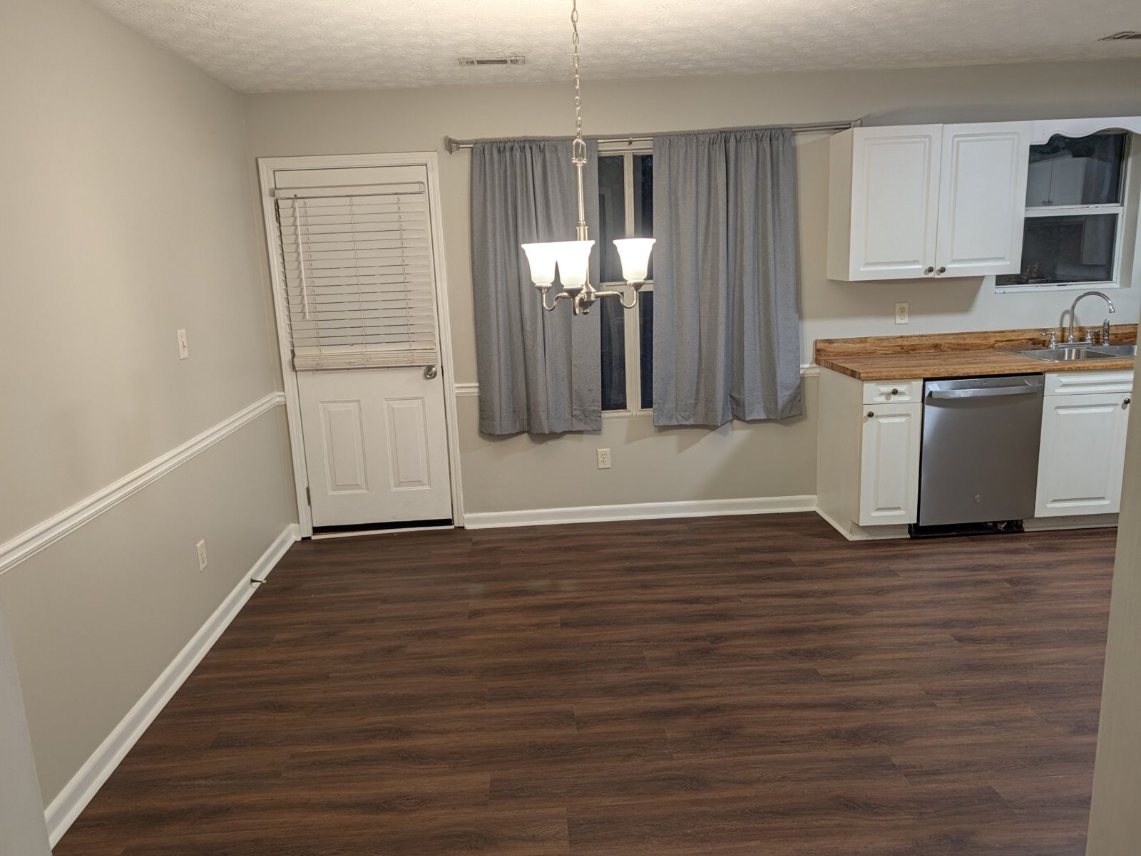 Dining area opening into the kitchen